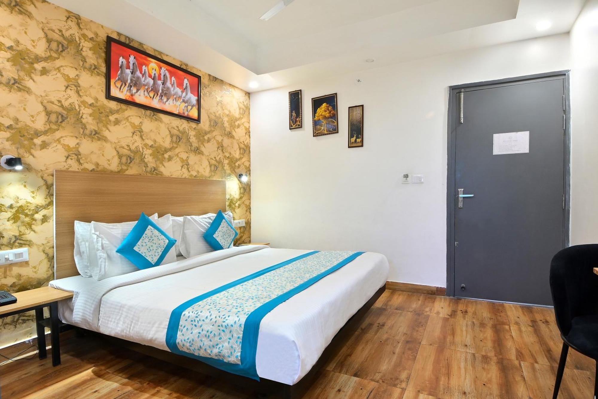 Hotel Red York By Byob Hotels Noida Luaran gambar