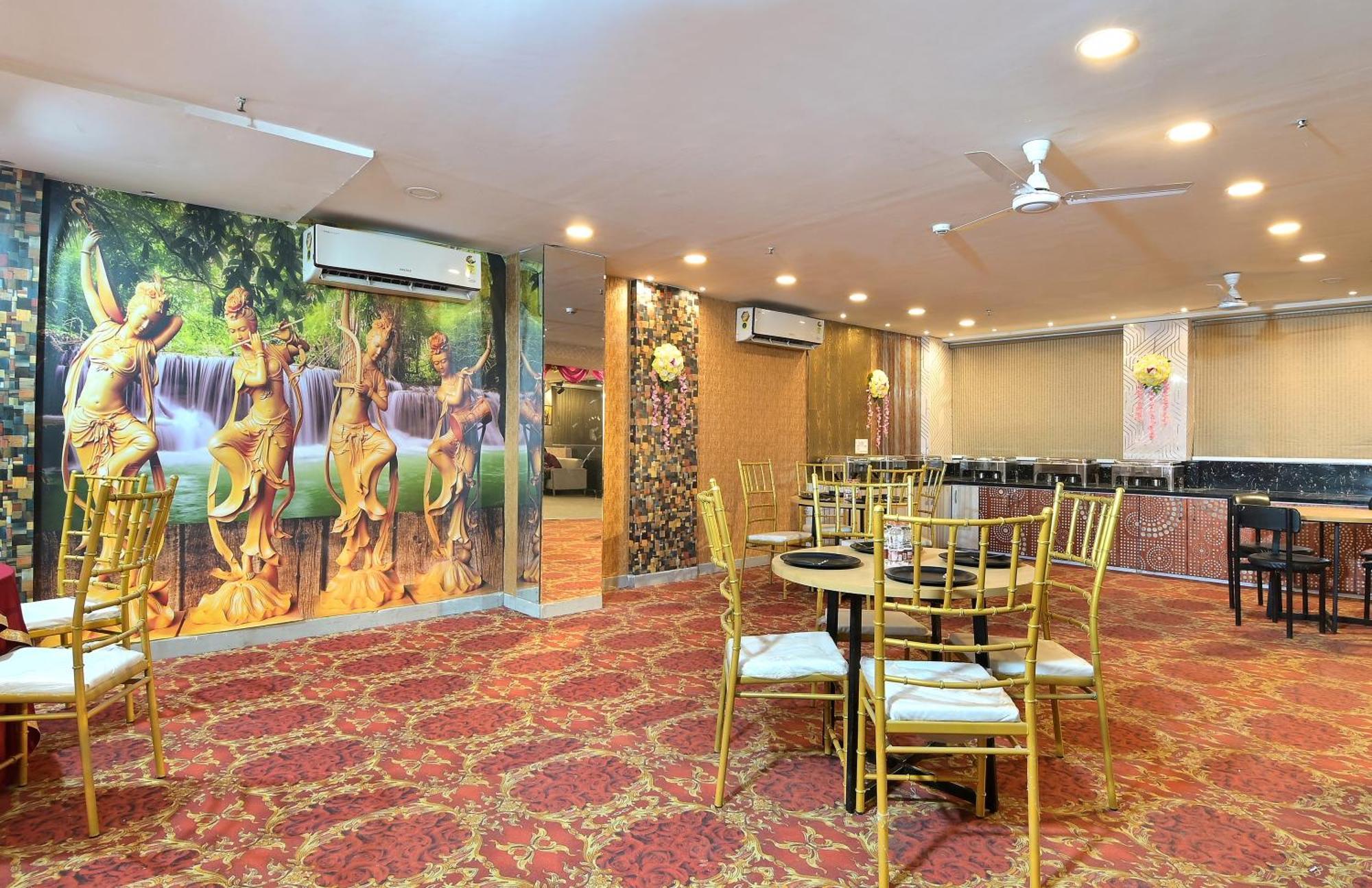 Hotel Red York By Byob Hotels Noida Luaran gambar