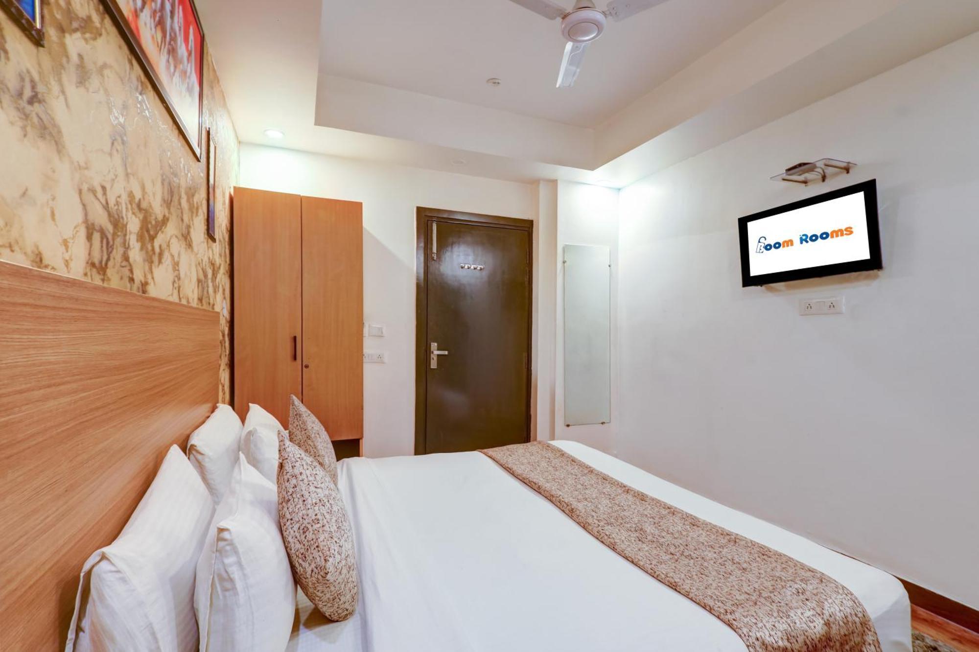 Hotel Red York By Byob Hotels Noida Luaran gambar