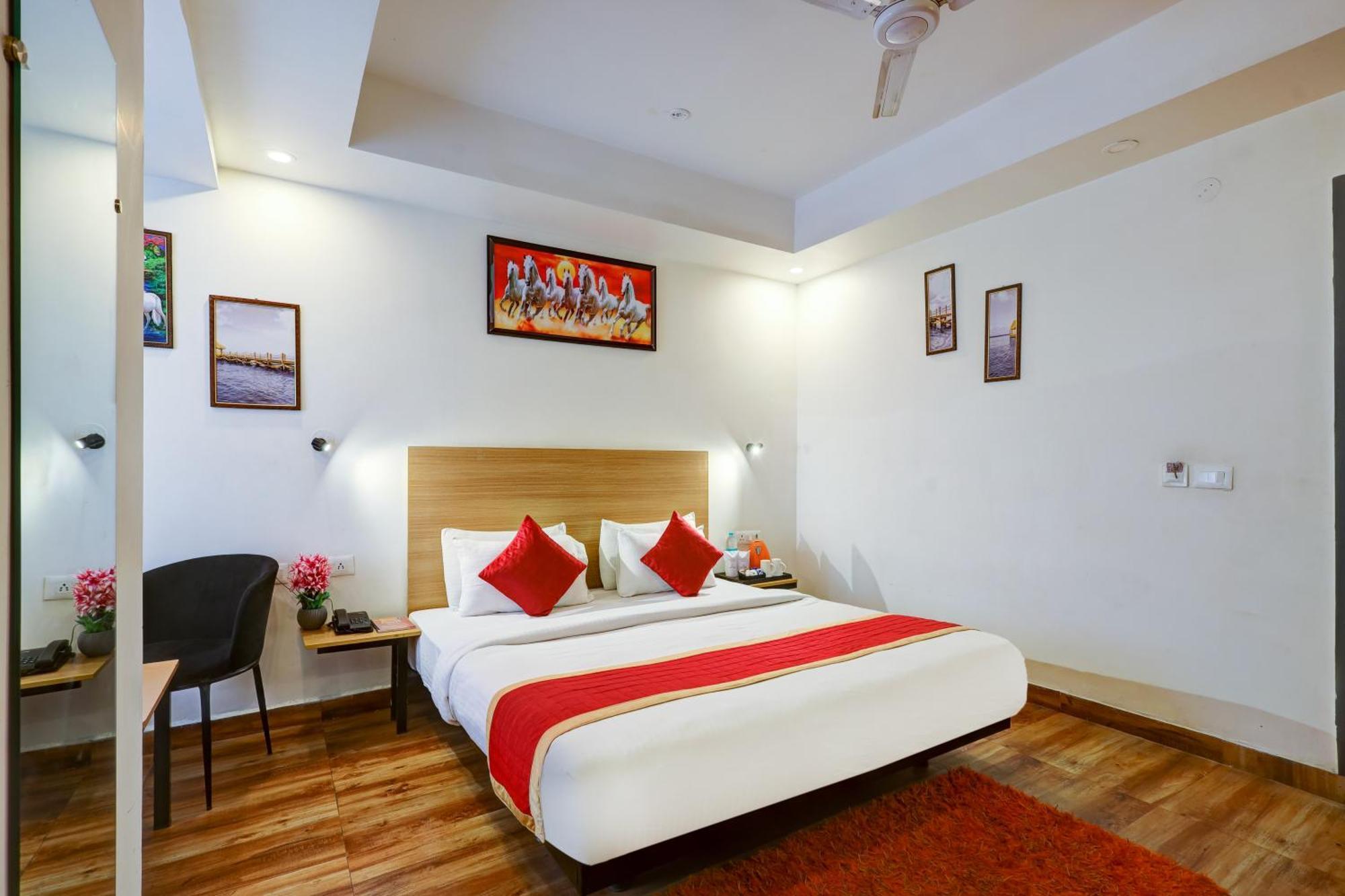 Hotel Red York By Byob Hotels Noida Luaran gambar