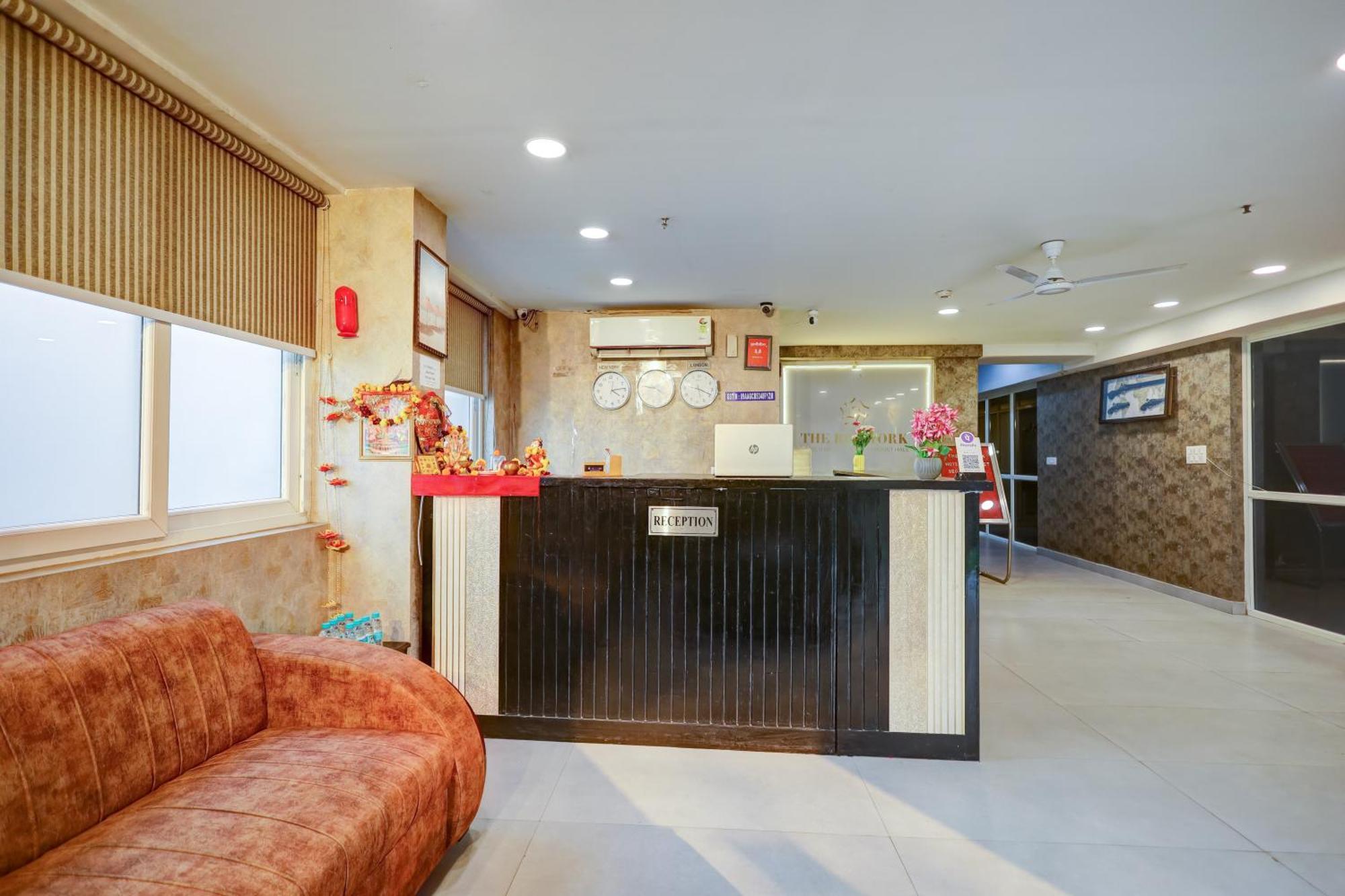 Hotel Red York By Byob Hotels Noida Luaran gambar