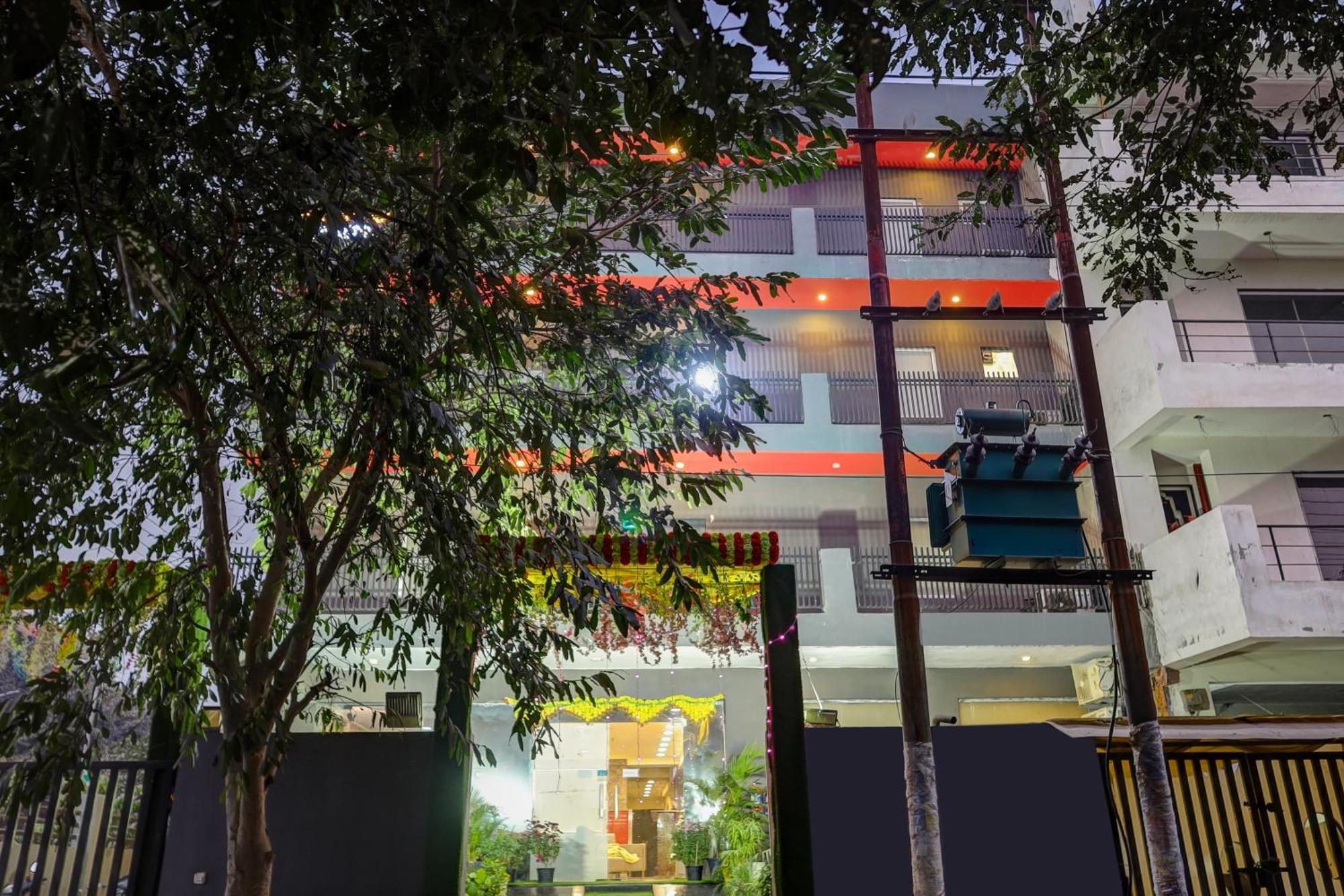 Hotel Red York By Byob Hotels Noida Luaran gambar
