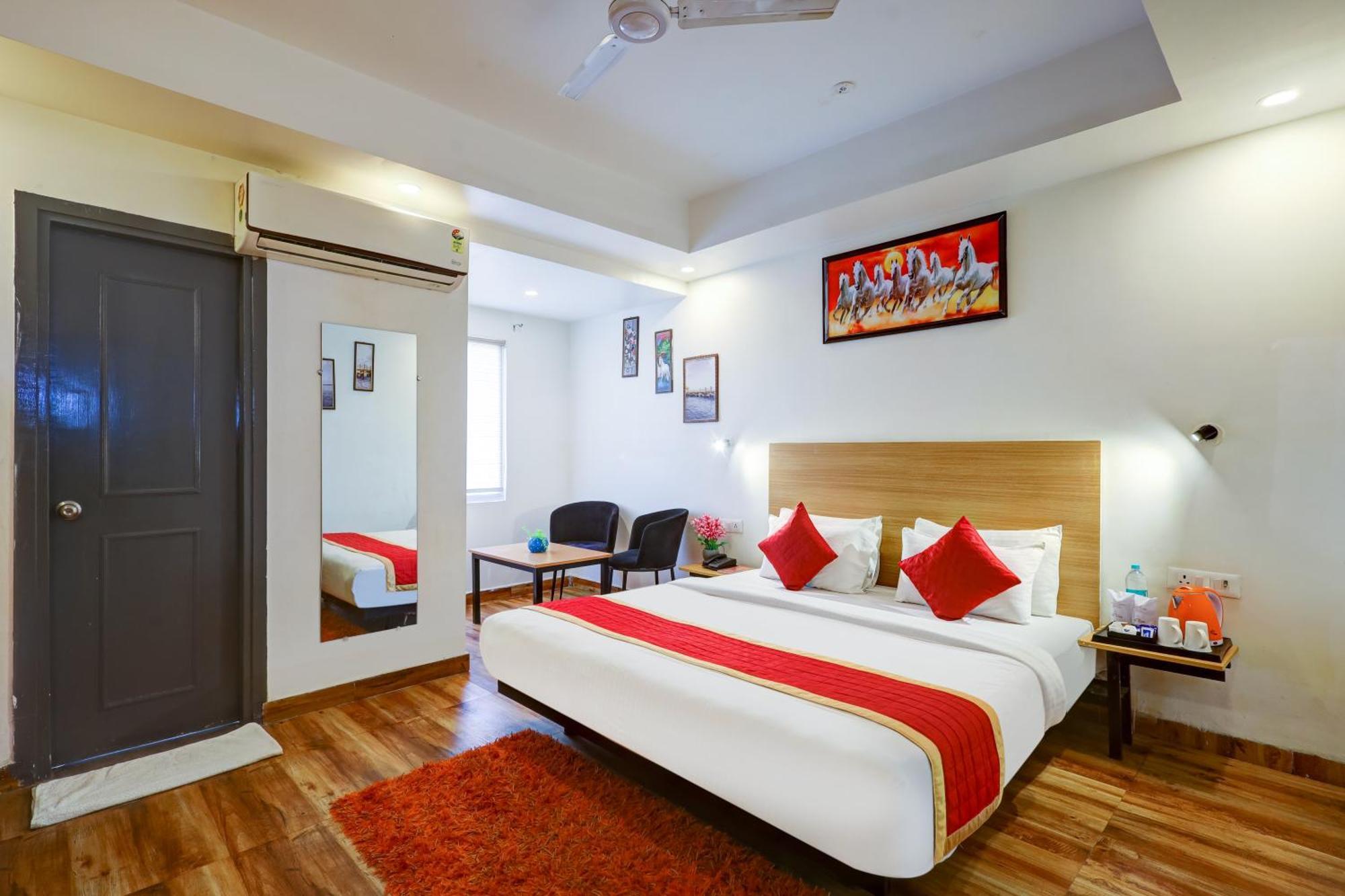 Hotel Red York By Byob Hotels Noida Luaran gambar